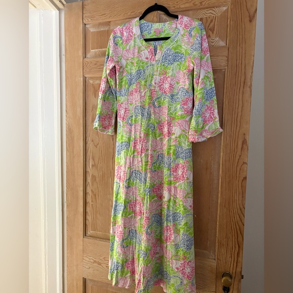 Lilly Pulitzer Dresses & Skirts - Lilly Pulitzer 100% Cotton Pink & Green Floral Maxi Dress size M